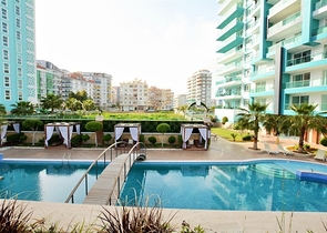 مجمع فاخر - قريب من البحر - غرفة وصالة - مهموتلار / الانيا 