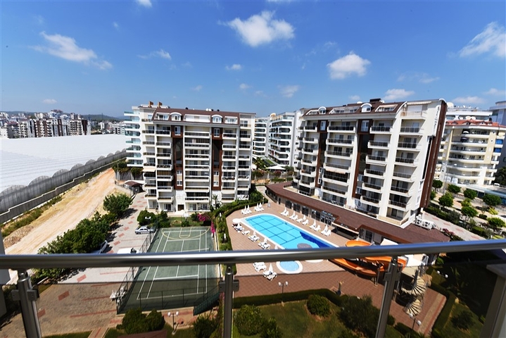 دوبلكس غرفتين وصالة - اطلالة مفتوحة - ضمن مجمع يضم كافة الخدمات - افسلار / الانيا 