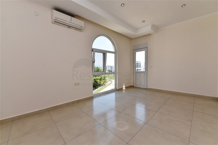 دوبلكس عائلية واسعة - ضمن مجمع فاخر - في افسلار / الانيا 