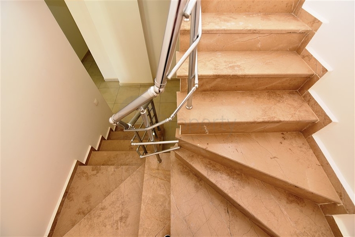 دوبلكس عائلية واسعة - ضمن مجمع فاخر - في افسلار / الانيا 