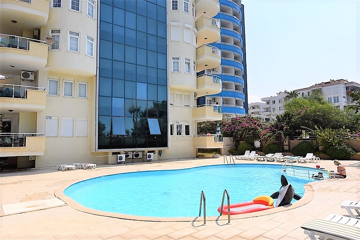 اطلالة بحر مباشرة - شقة مفروشة - تصميم 1+2 - في منطقة توسمور المركزية / الانيا 