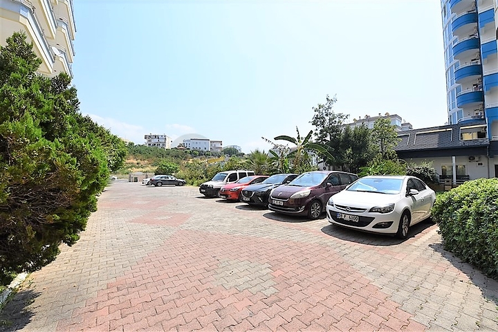 اطلالة بحر مباشرة - شقة مفروشة - تصميم 1+2 - في منطقة توسمور المركزية / الانيا 