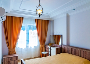 اطلالة بحر مباشرة - شقة مفروشة - تصميم 1+2 - في منطقة توسمور المركزية / الانيا 