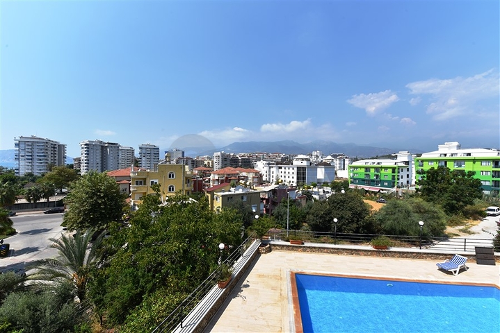 دوبلكس ارضية - اطلالة مفتوحة - 3 غرف وصالة -مفروشة - في كاستل / الانيا 