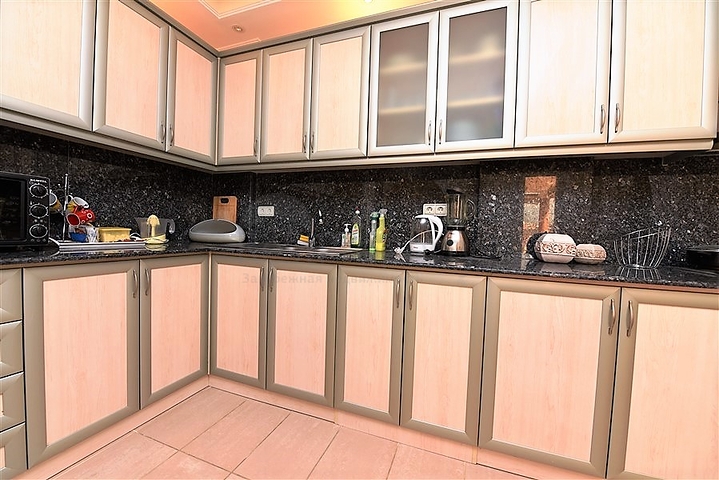 دوبلكس ارضية - اطلالة مفتوحة - 3 غرف وصالة -مفروشة - في كاستل / الانيا 