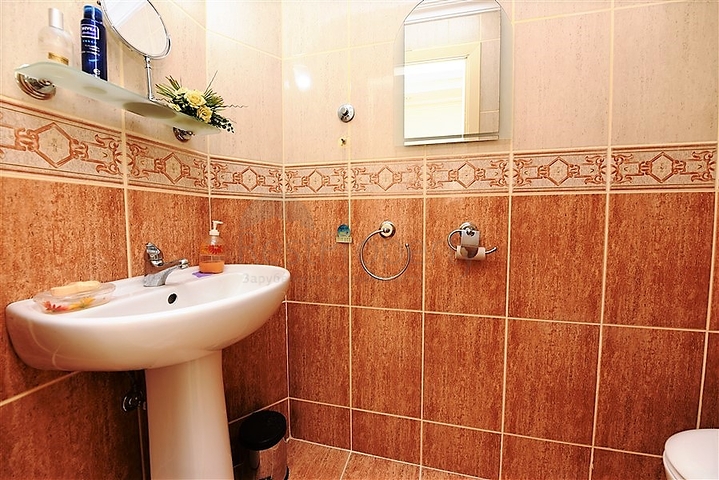 دوبلكس ارضية - اطلالة مفتوحة - 3 غرف وصالة -مفروشة - في كاستل / الانيا 