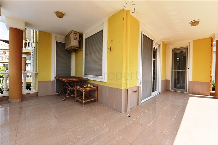 دوبلكس ارضية - اطلالة مفتوحة - 3 غرف وصالة -مفروشة - في كاستل / الانيا 