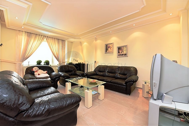 دوبلكس ارضية - اطلالة مفتوحة - 3 غرف وصالة -مفروشة - في كاستل / الانيا 