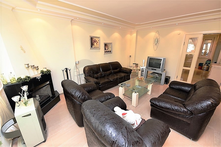 دوبلكس ارضية - اطلالة مفتوحة - 3 غرف وصالة -مفروشة - في كاستل / الانيا 