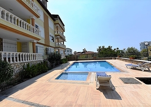 دوبلكس ارضية - اطلالة مفتوحة - 3 غرف وصالة -مفروشة - في كاستل / الانيا 