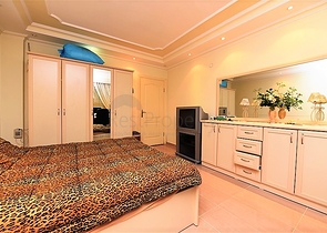 دوبلكس ارضية - اطلالة مفتوحة - 3 غرف وصالة -مفروشة - في كاستل / الانيا 