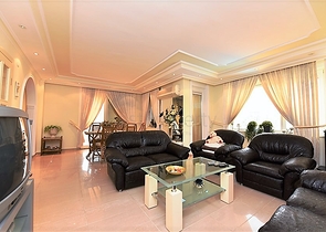 دوبلكس ارضية - اطلالة مفتوحة - 3 غرف وصالة -مفروشة - في كاستل / الانيا 