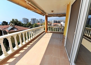 دوبلكس ارضية - اطلالة مفتوحة - 3 غرف وصالة -مفروشة - في كاستل / الانيا 