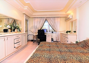 دوبلكس ارضية - اطلالة مفتوحة - 3 غرف وصالة -مفروشة - في كاستل / الانيا 