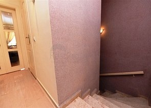 دوبلكس ارضية - اطلالة مفتوحة - 3 غرف وصالة -مفروشة - في كاستل / الانيا 