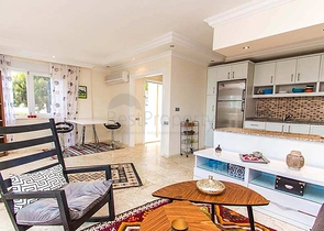 فيلا مستقلة - بسعر منافس - اطلالة رائعة - في مركز الانيا 