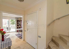 فيلا مستقلة - بسعر منافس - اطلالة رائعة - في مركز الانيا 