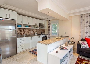 فيلا مستقلة - بسعر منافس - اطلالة رائعة - في مركز الانيا 