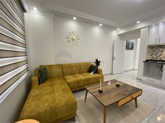 في مركز الانيا - شقة غرفة وصالة - مناسبة للاستثمار 