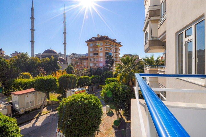 في مركز الانيا - شقة غرفة وصالة - مناسبة للاستثمار 