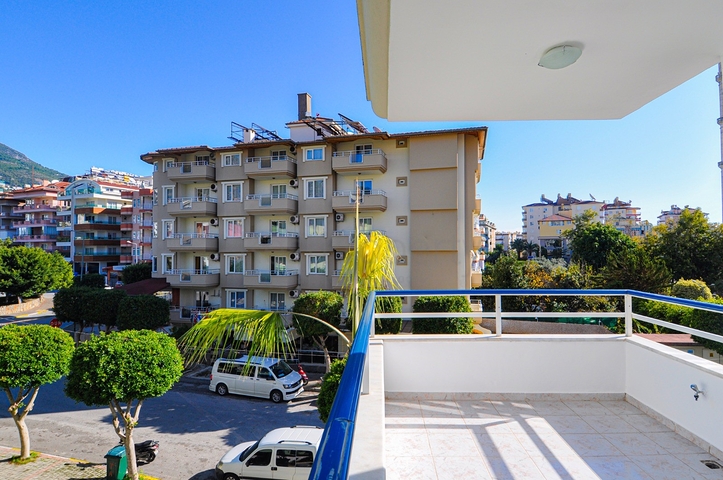 في مركز الانيا - شقة غرفة وصالة - مناسبة للاستثمار 