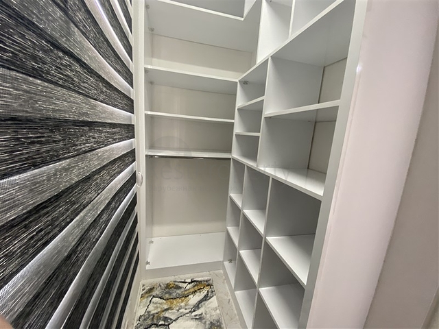 في مركز الانيا - شقة غرفة وصالة - مناسبة للاستثمار 