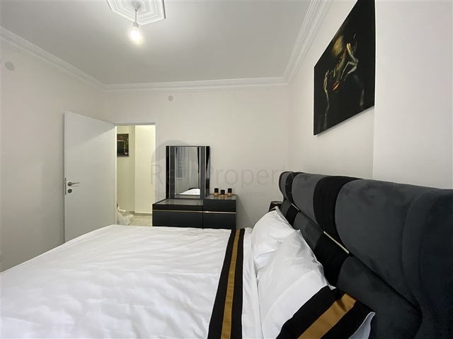 في مركز الانيا - شقة غرفة وصالة - مناسبة للاستثمار 