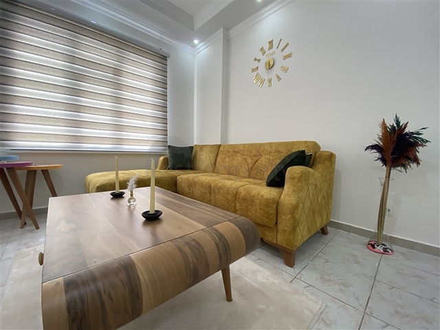 في مركز الانيا - شقة غرفة وصالة - مناسبة للاستثمار 