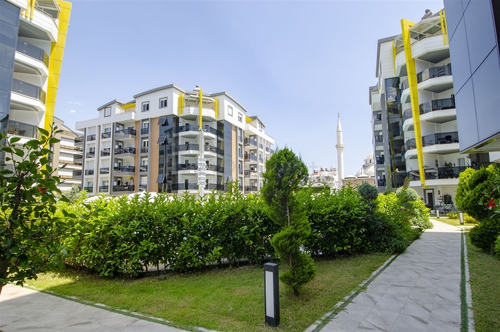 شقة بغرفة نوم واحدة مع أثاث في مشروع راقٍ في كونيالتي