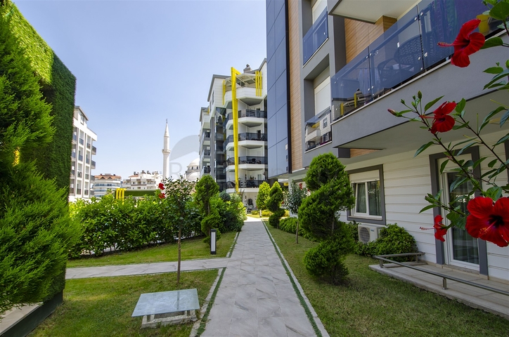 شقة بغرفة نوم واحدة مع أثاث في مشروع راقٍ في كونيالتي