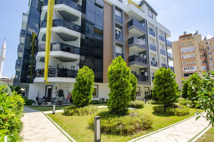 شقة بغرفة نوم واحدة مع أثاث في مشروع راقٍ في كونيالتي