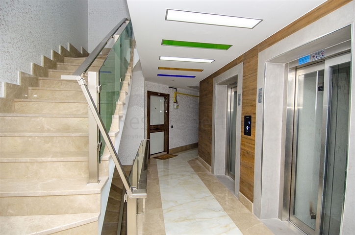 شقة بغرفة نوم واحدة مع أثاث في مشروع راقٍ في كونيالتي