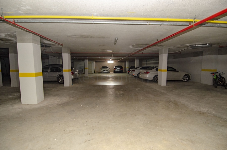 شقة بغرفة نوم واحدة مع أثاث في مشروع راقٍ في كونيالتي