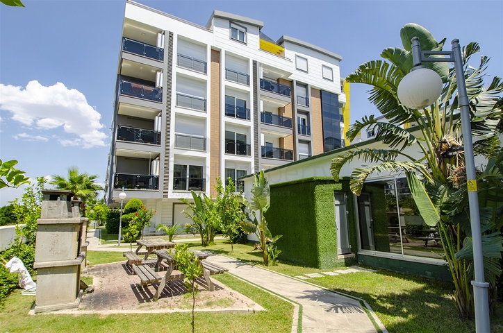 شقة بغرفة نوم واحدة مع أثاث في مشروع راقٍ في كونيالتي