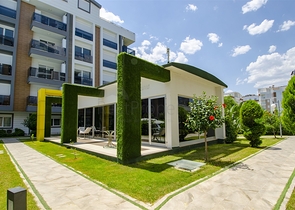 شقة بغرفة نوم واحدة مع أثاث في مشروع راقٍ في كونيالتي