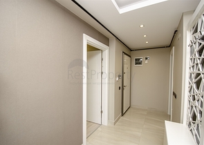 شقة بغرفة نوم واحدة مع أثاث في مشروع راقٍ في كونيالتي