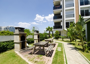 شقة بغرفة نوم واحدة مع أثاث في مشروع راقٍ في كونيالتي