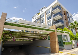 شقة بغرفة نوم واحدة مع أثاث في مشروع راقٍ في كونيالتي