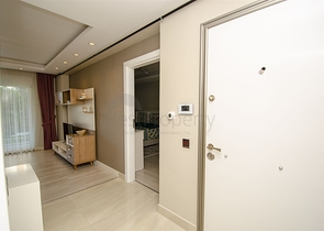 شقة بغرفة نوم واحدة مع أثاث في مشروع راقٍ في كونيالتي