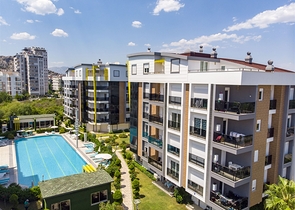 شقة بغرفة نوم واحدة مع أثاث في مشروع راقٍ في كونيالتي