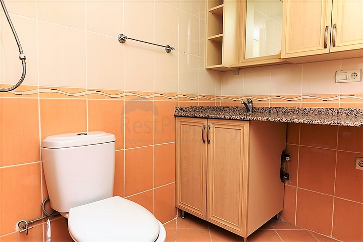 موقع مركزي مميز - دوبلكس 3 غرف وصالة - في اوبا / الانيا 