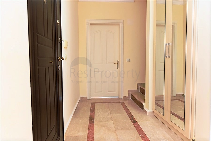 موقع مركزي مميز - دوبلكس 3 غرف وصالة - في اوبا / الانيا 