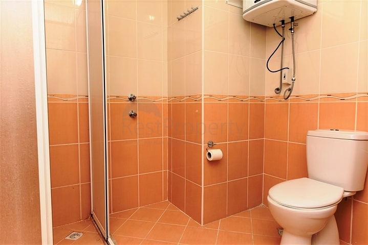 موقع مركزي مميز - دوبلكس 3 غرف وصالة - في اوبا / الانيا 