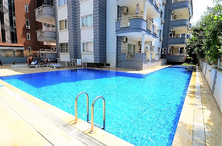 موقع مركزي مميز - دوبلكس 3 غرف وصالة - في اوبا / الانيا 