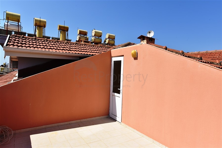 موقع مركزي مميز - دوبلكس 3 غرف وصالة - في اوبا / الانيا 