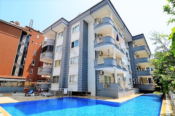 موقع مركزي مميز - دوبلكس 3 غرف وصالة - في اوبا / الانيا 