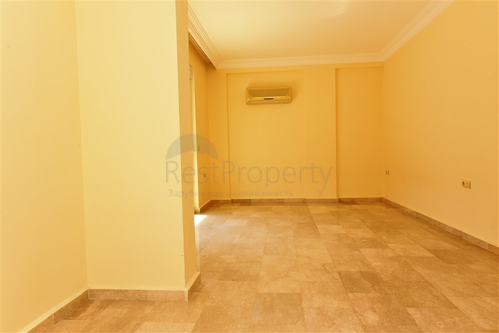 موقع مركزي مميز - دوبلكس 3 غرف وصالة - في اوبا / الانيا 