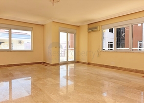 موقع مركزي مميز - دوبلكس 3 غرف وصالة - في اوبا / الانيا 