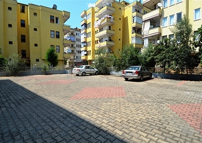 موقع مركزي مميز - دوبلكس 3 غرف وصالة - في اوبا / الانيا 