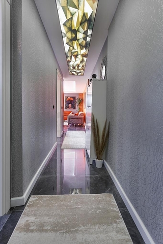 تصميم داخلي انيق - موقع استراتيجي مميز - شقة مؤثثة 1+1 - في مركز الانيا 